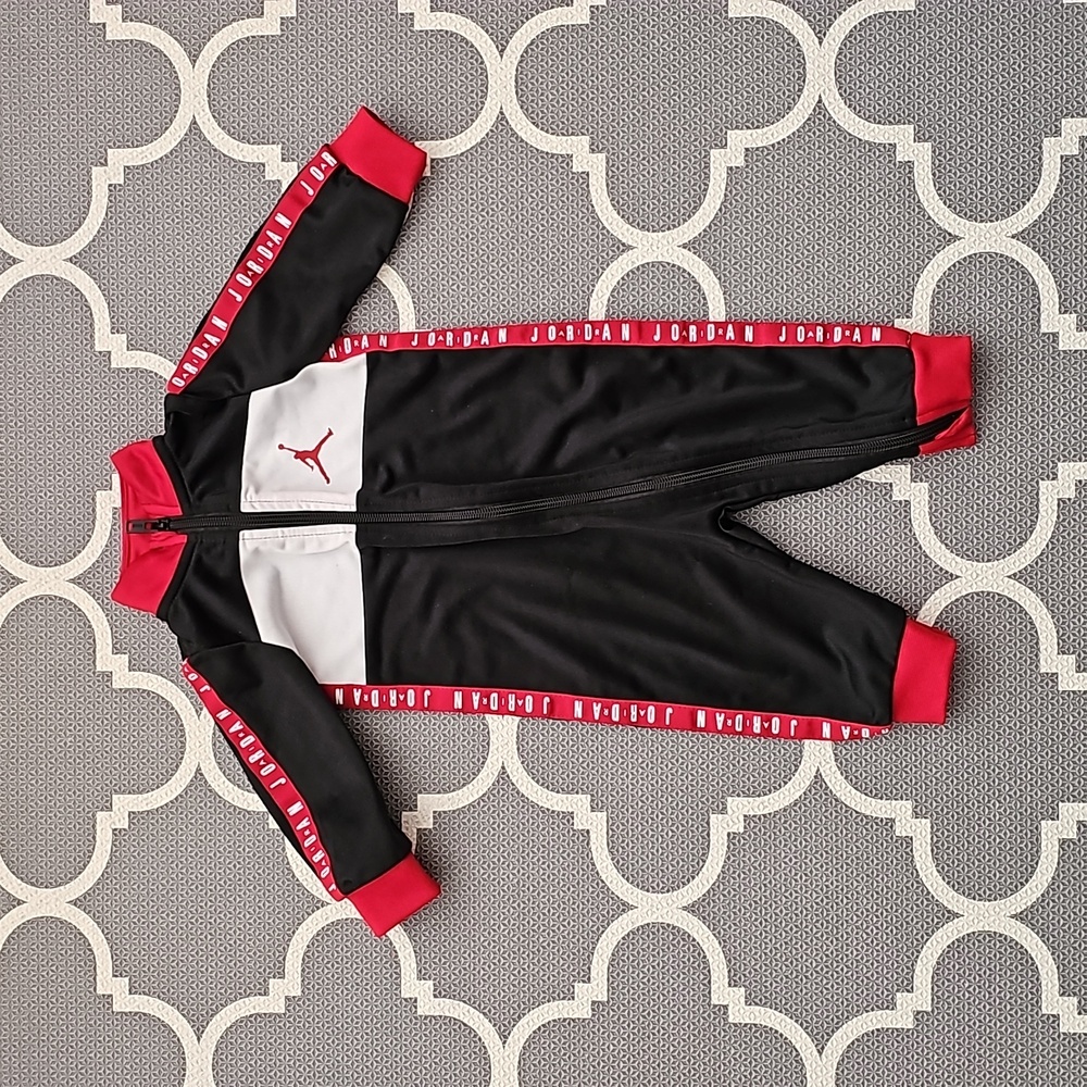 NIKE- Air Jordan one piece suit